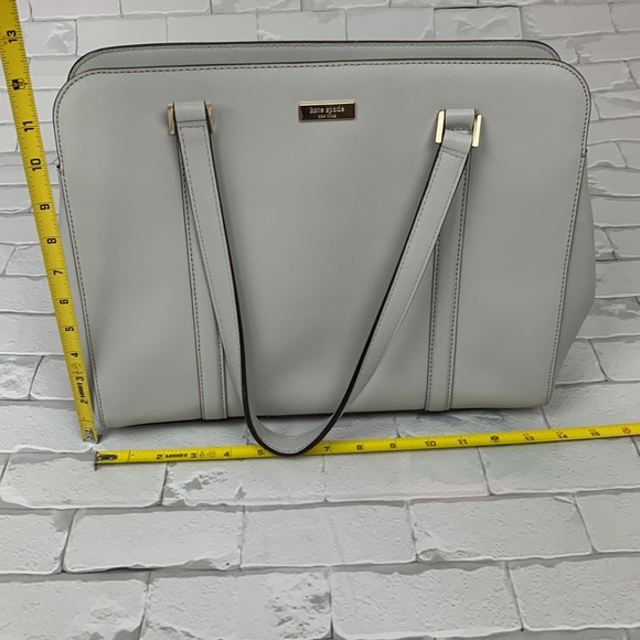 Kate Spade Miles Newbury Lane Leather Shoulder bag. Light gray. Snap zip closure - Picture 6 of 15